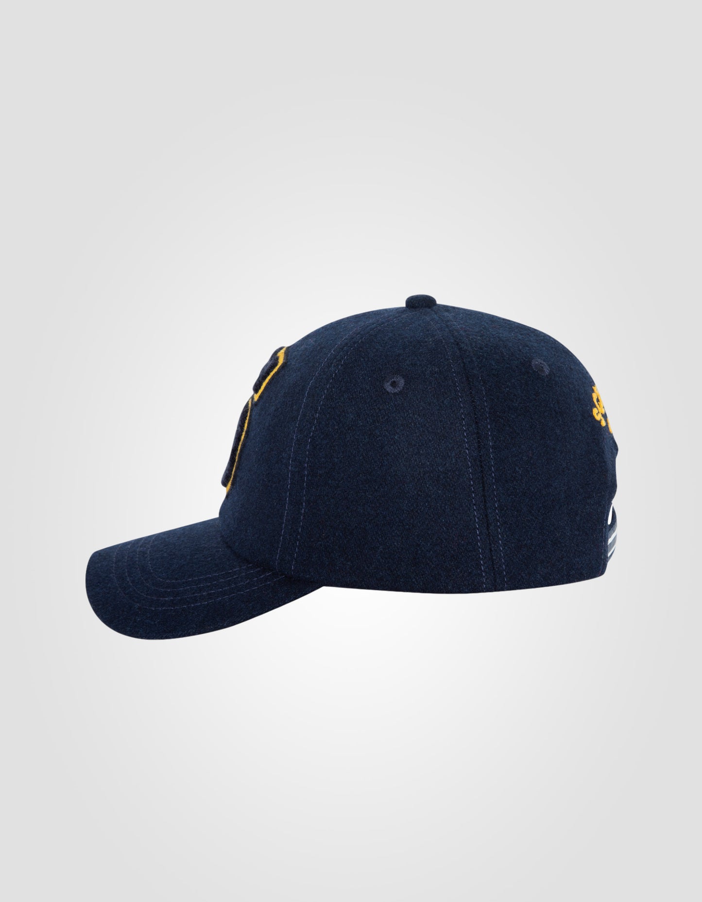 Casquette varsity badgée