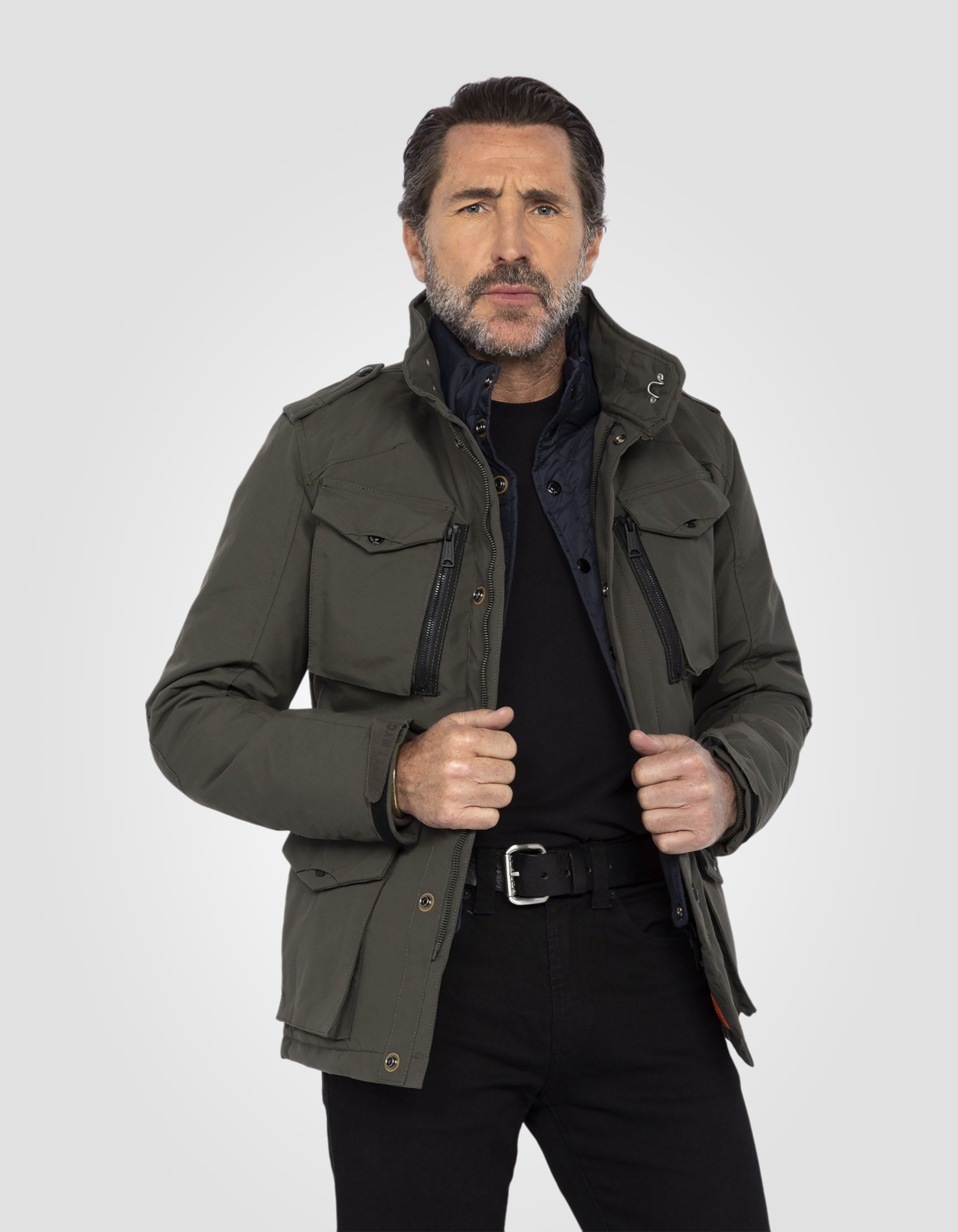 Armeejacke mit mehreren Taschen und abnehmbarem Latz-3