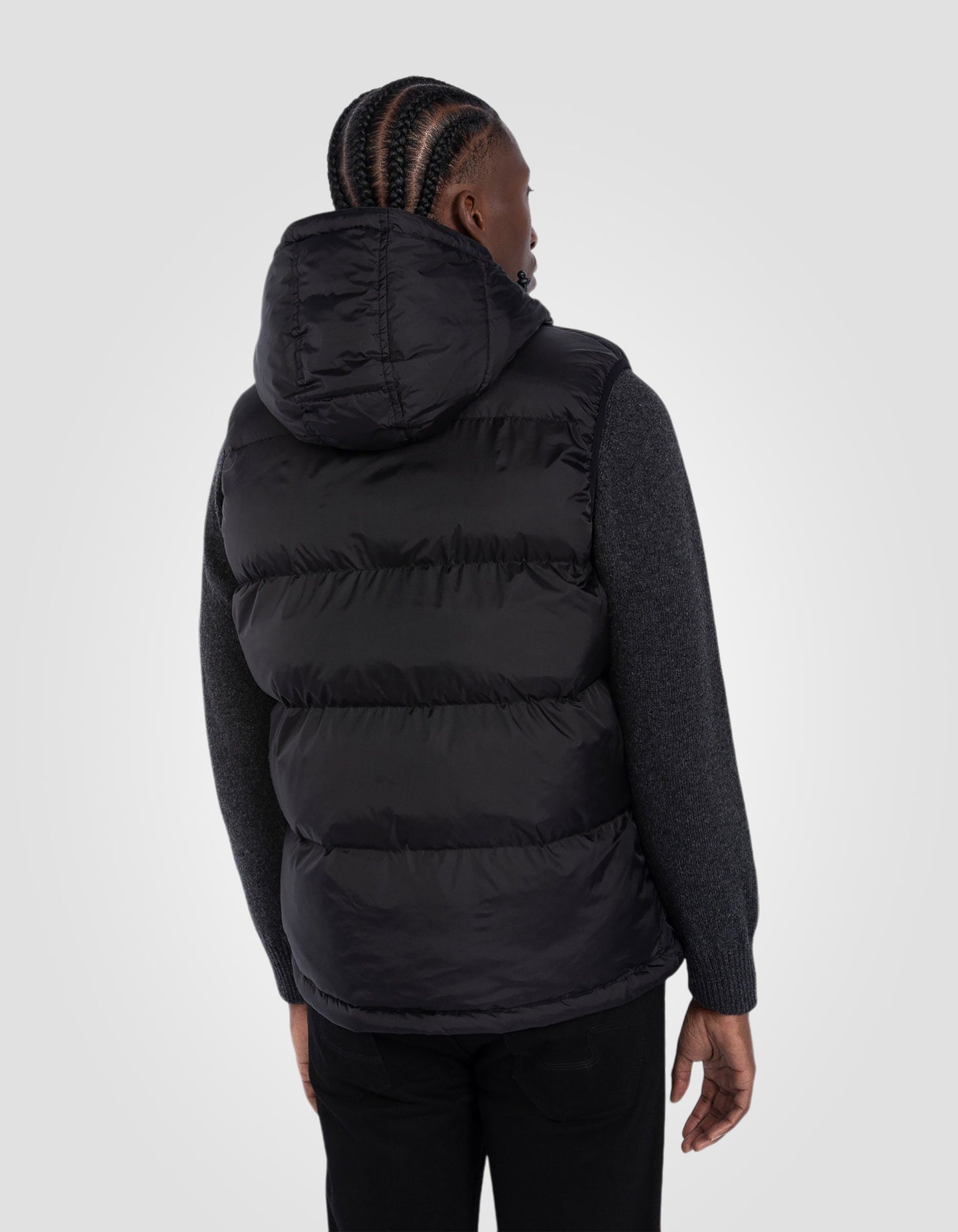 Sleeveless puffer jacket