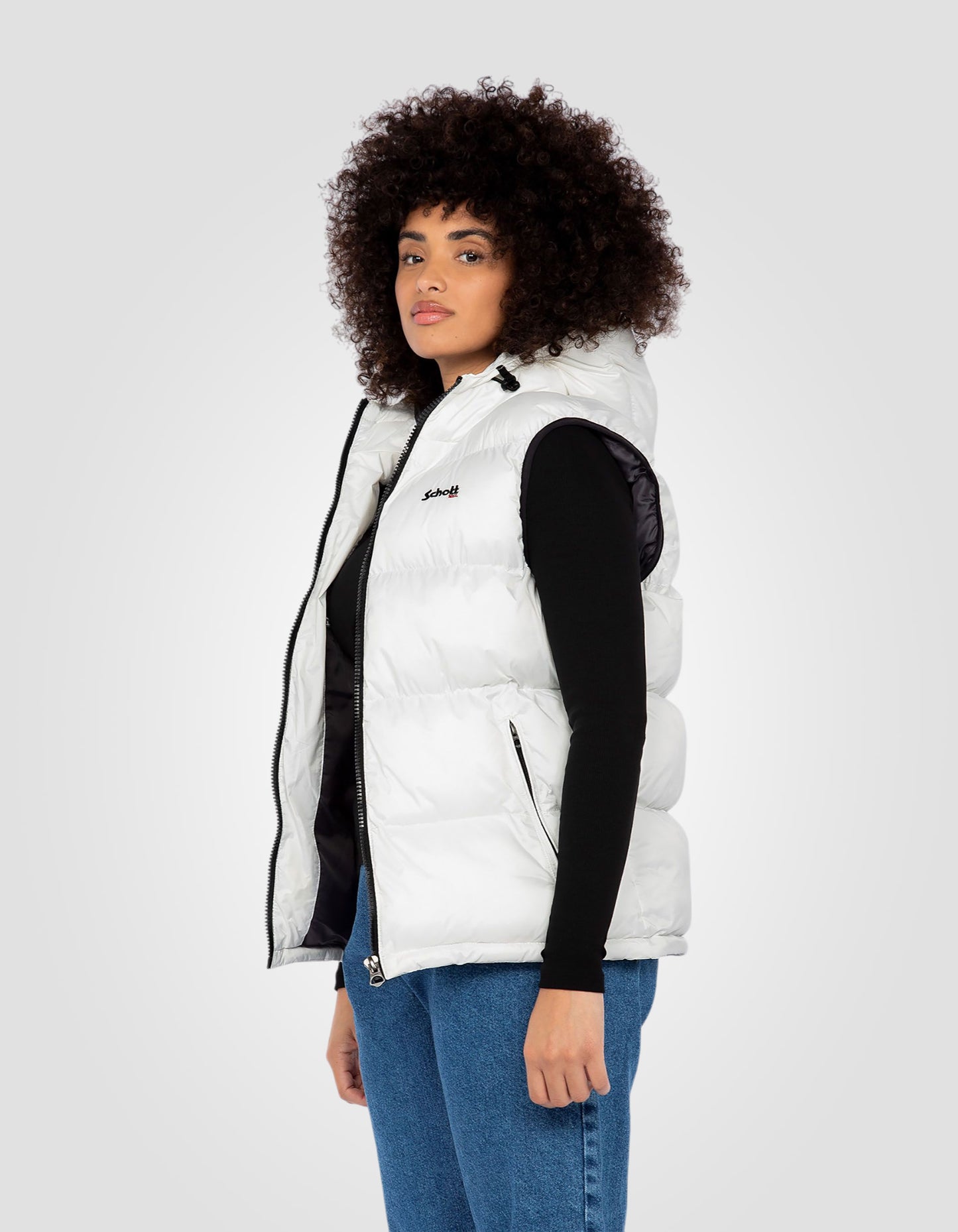 Sleeveless puffer jacket