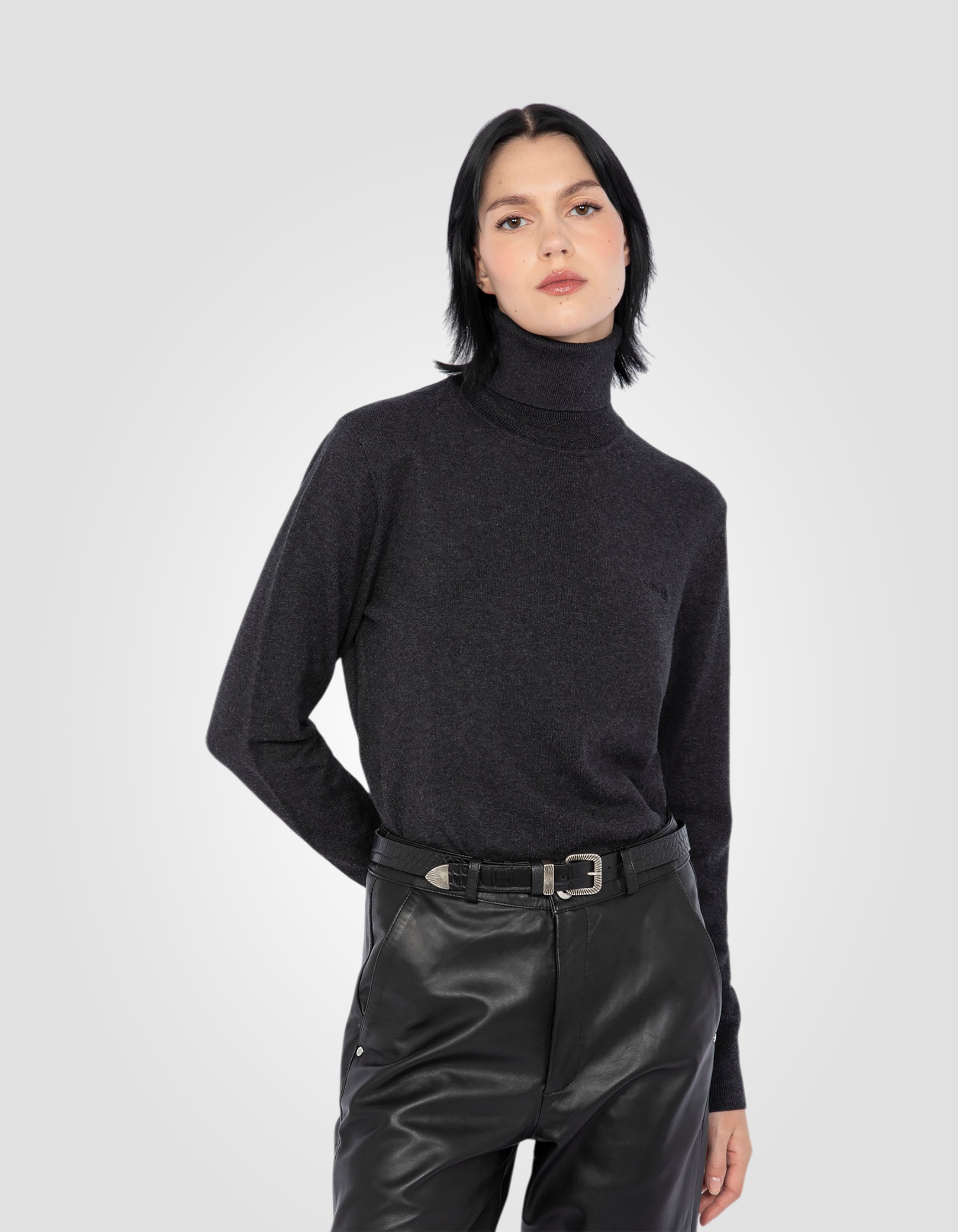 Fine knit Turtleneck sweater-3