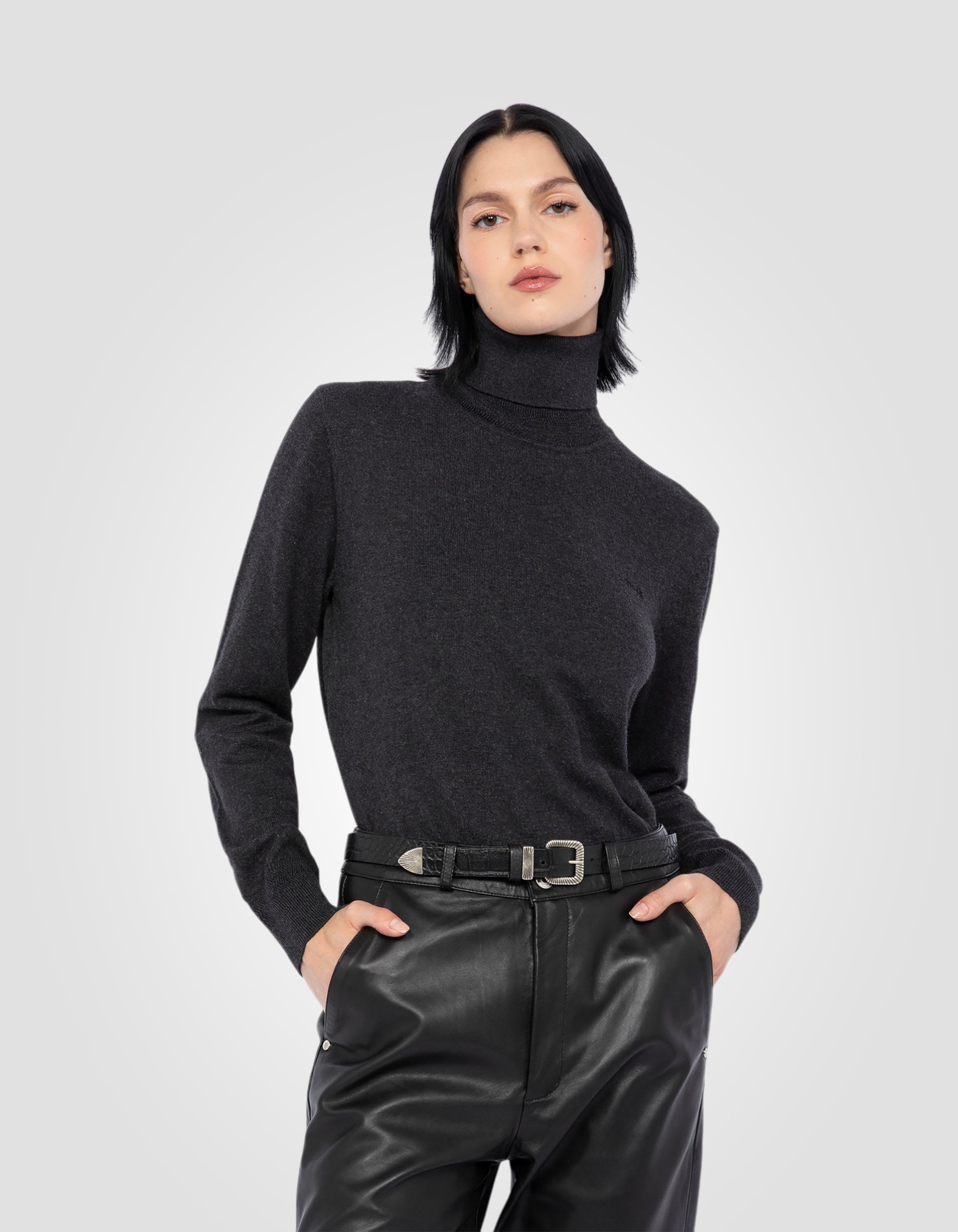 Fine knit Turtleneck sweater-4