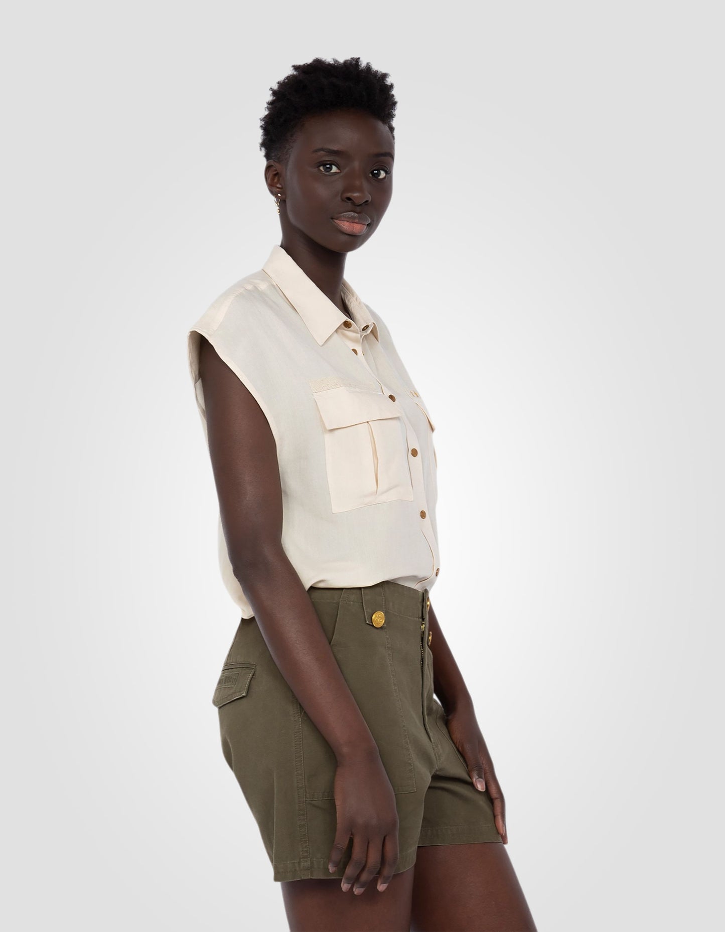 Lightweight sleeveless army shirt