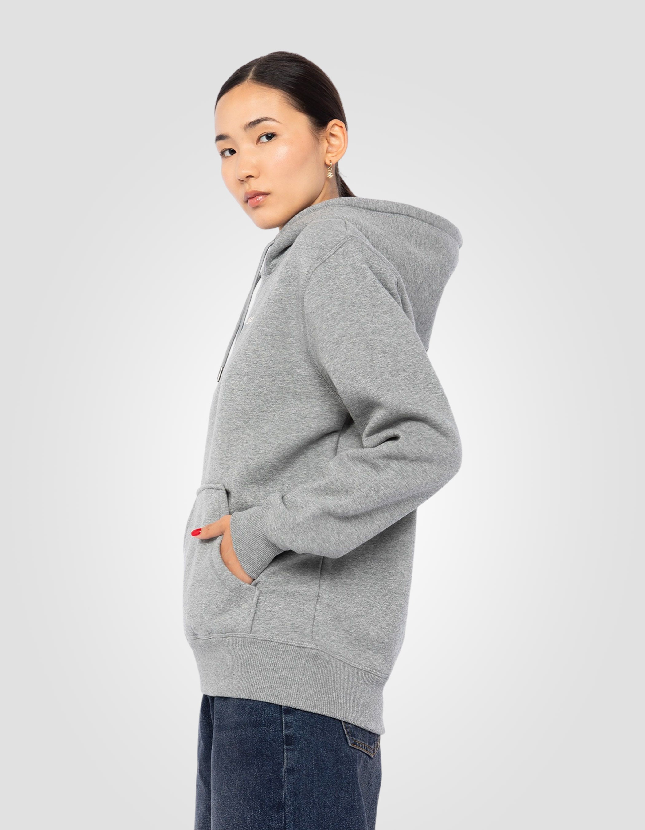 Pullover hoodie in thick fleece-5