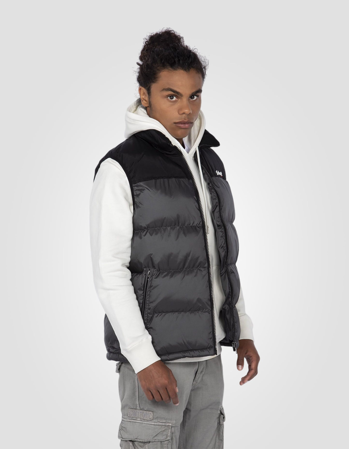 Sleeveless puffer jacket